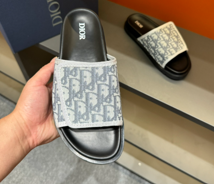 Luxury Monogram Comfort Slide Sandals – Premium Cushioned Non-Slip Summer Slides